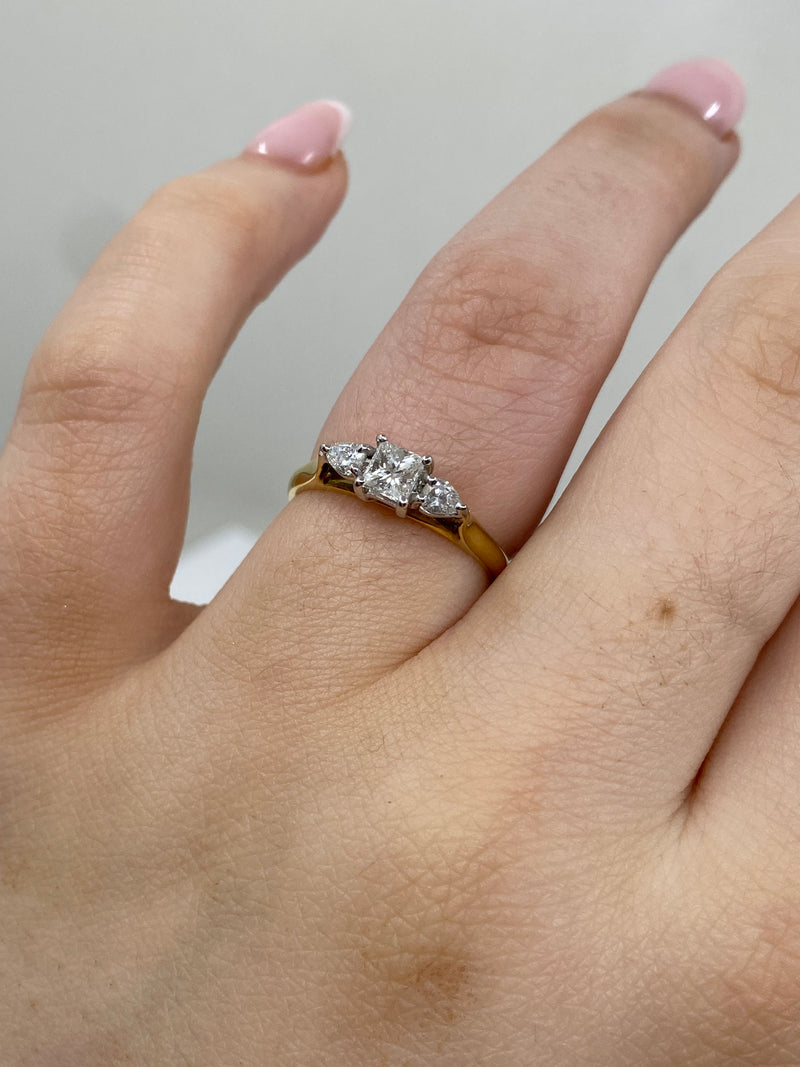 Diamond Trilogy Ring - 18ct Gold