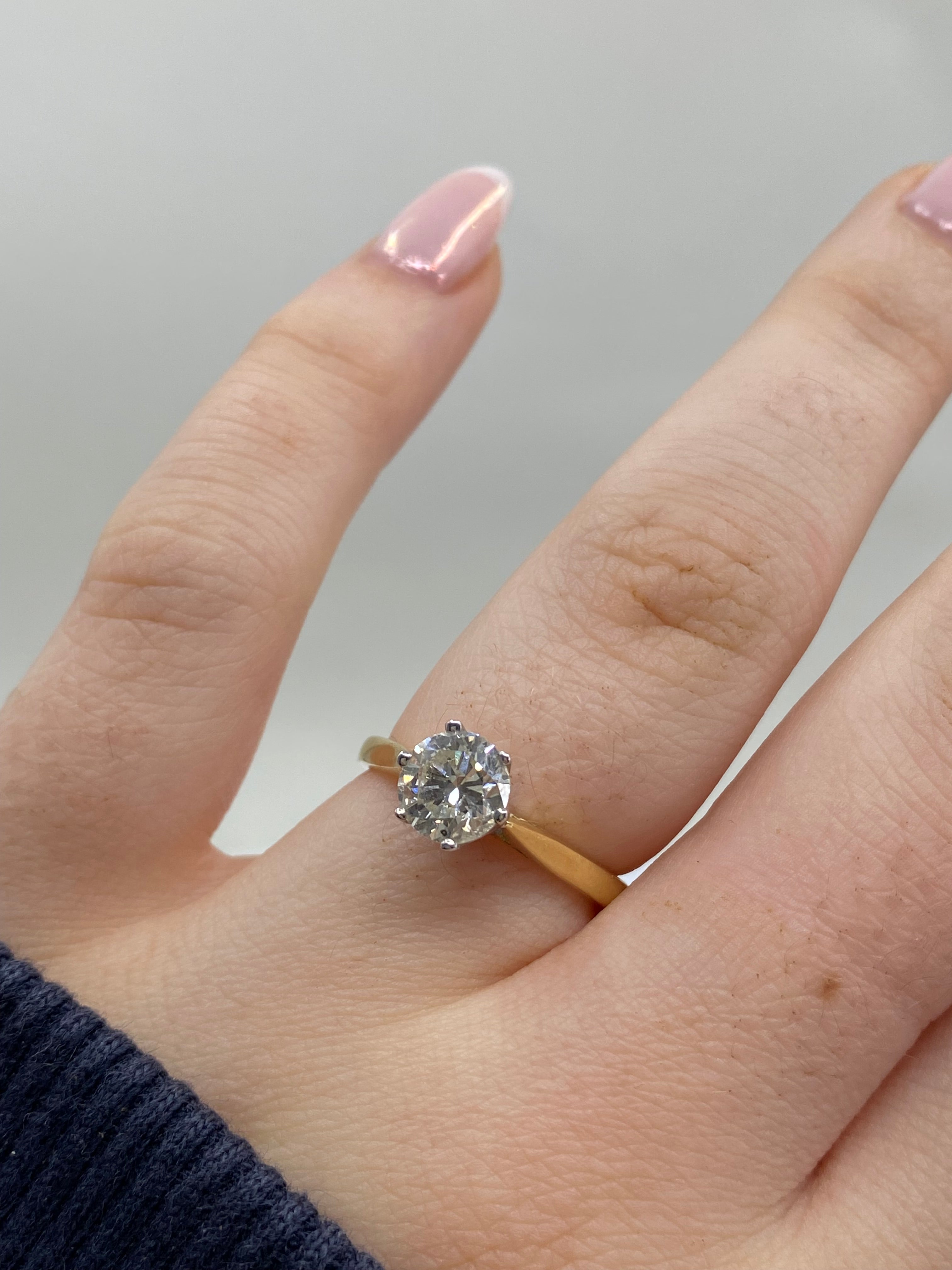 Solitare Diamond Ring - 18ct Gold – Hanratty Jewellers