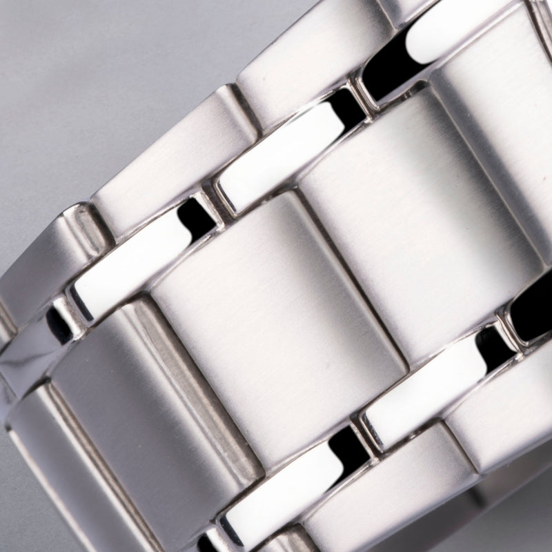 Accurist Gents Stainless Steel Bracelet Watch