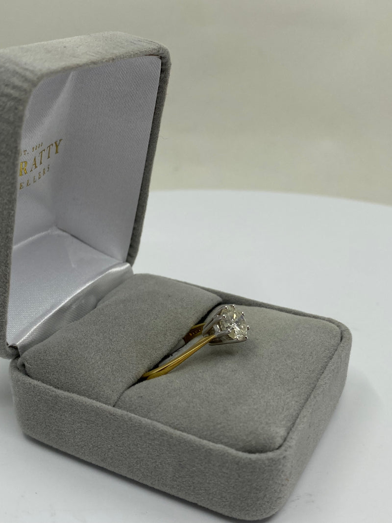 Round Diamond Stone Ring - Yellow Gold