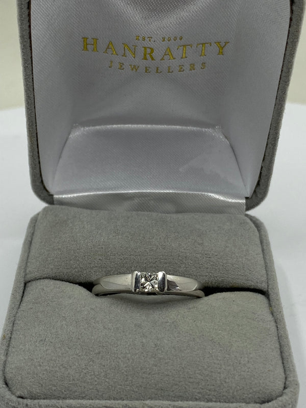 Princess Cut Diamond Ring - 18ct Gold