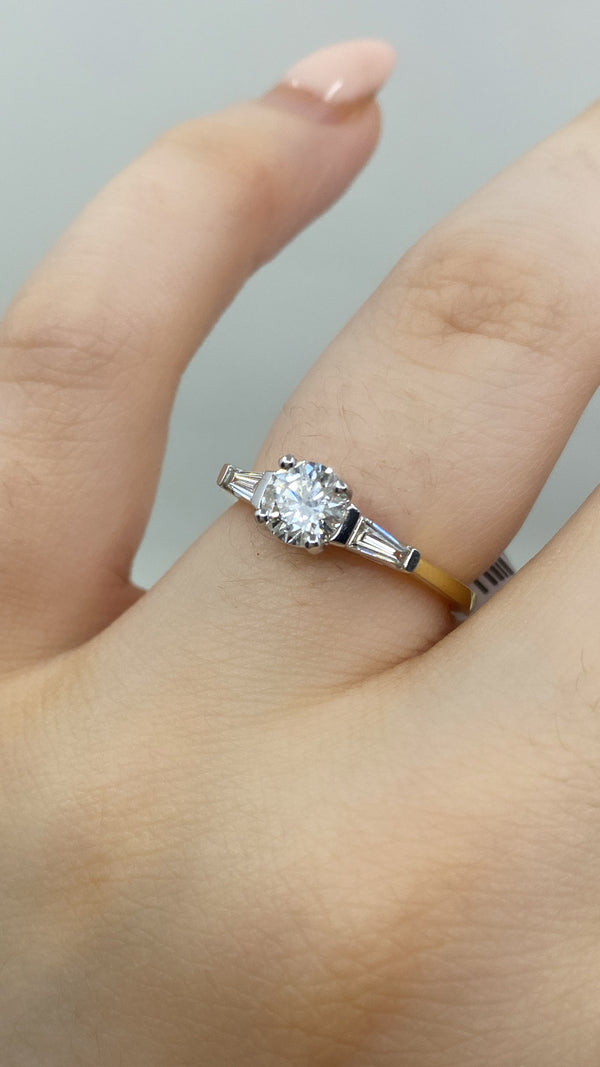 Diamond Trilogy Ring - 18ct Gold