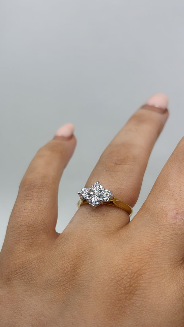 Brilliant Cut Diamond Ring - 18ct Gold