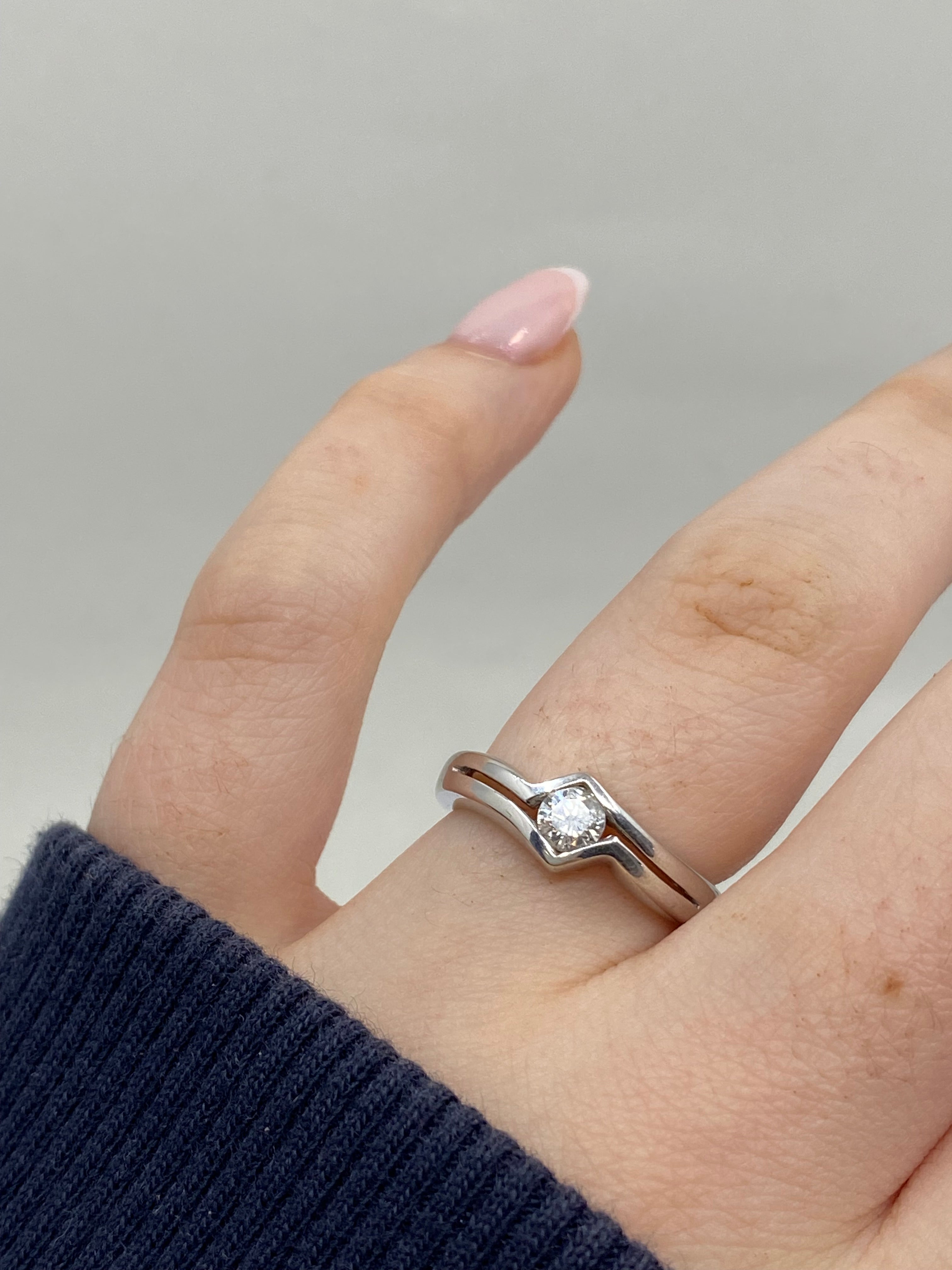 NATURAL DIAMOND ENGAGEMENT RINGS – Hanratty Jewellers