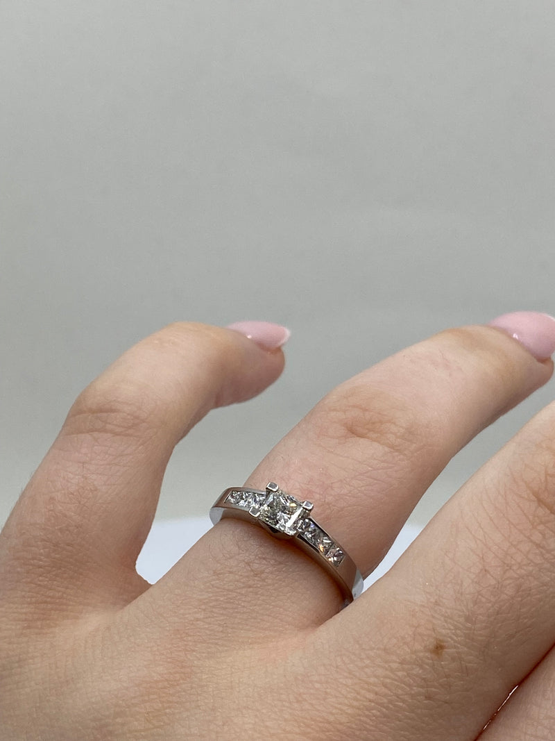 Princess Cut Diamond Ring - 18ct Gold