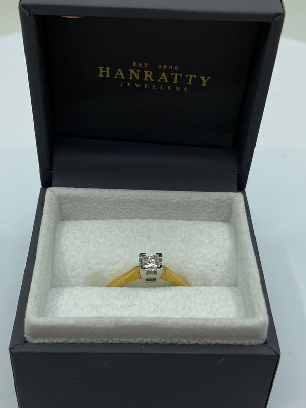 Princess Cut Diamond Ring - 18ct Gold