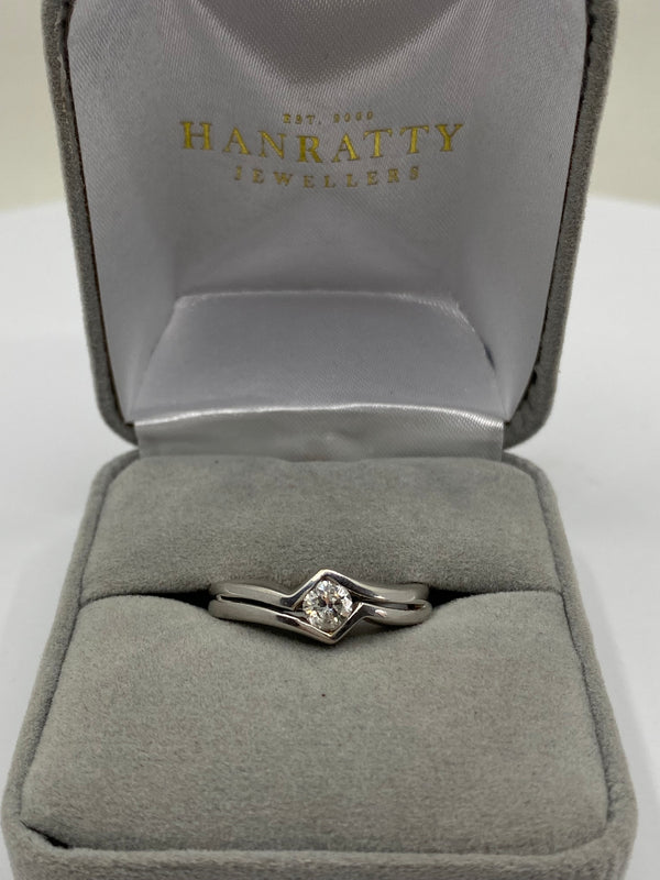 Solitaire Diamond Ring - 18ct Gold