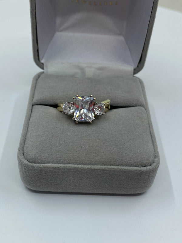 Clear Stone Ring - 9ct Yellow Gold