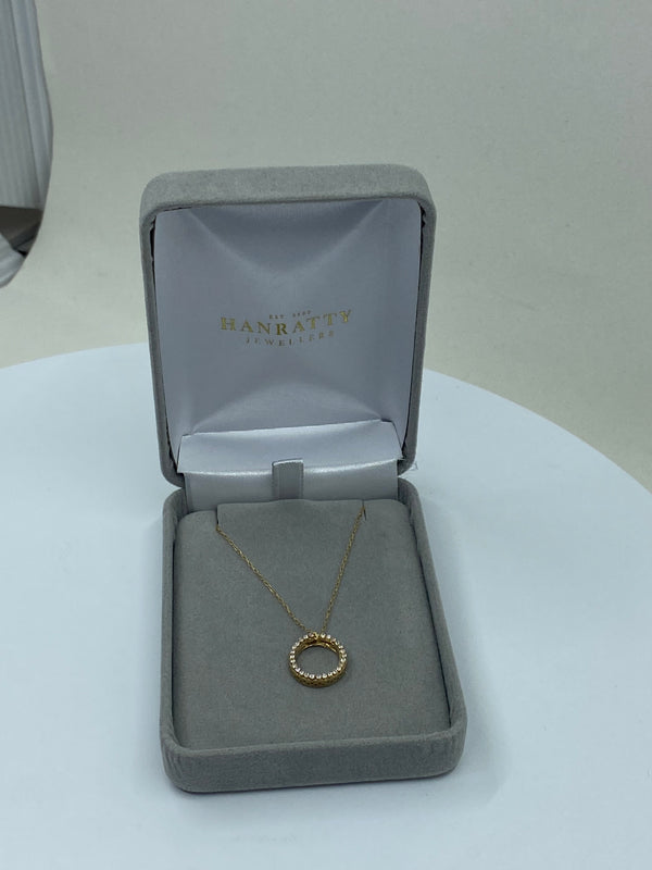 Multistone Circle pendant - 9ct Gold