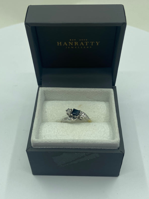Black & Diamond Stone Ring - 9ct Yellow Gold