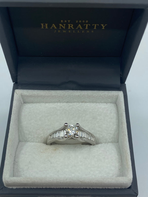 Baguette & Brilliant Cut Diamond Ring - 18ct Gold