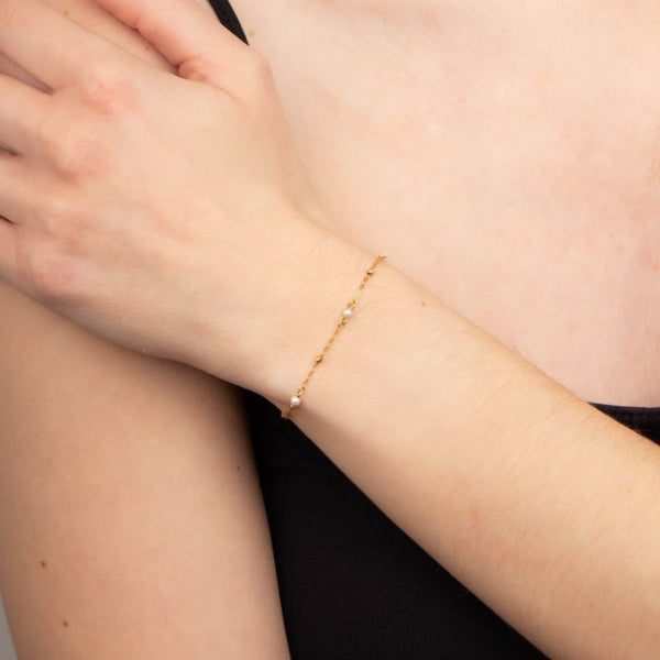 9ct Yellow Gold Trace Station Bracelet With Freshwater Pearls