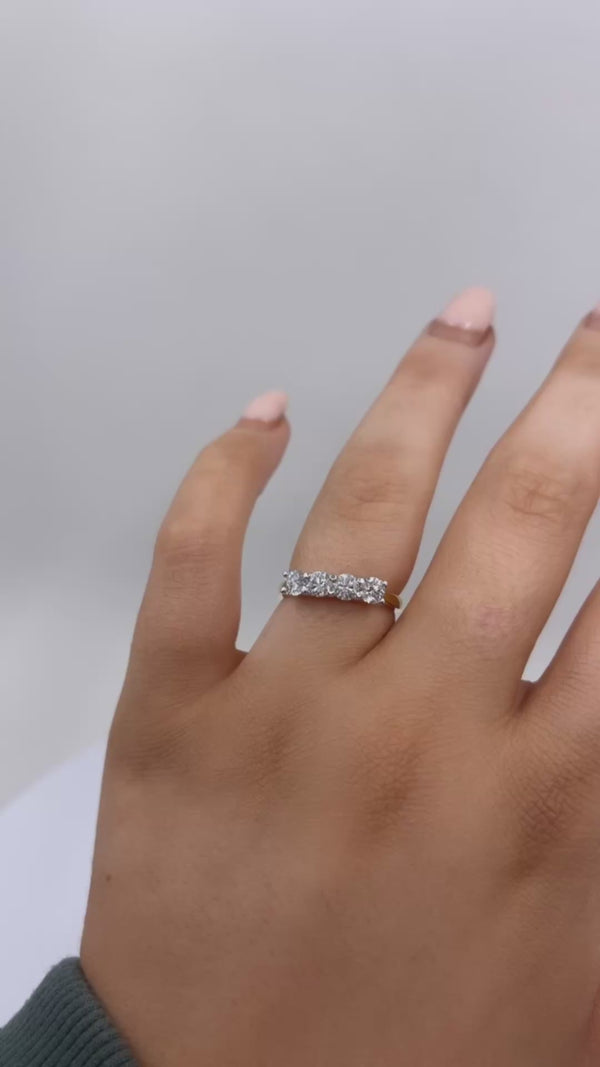 Brilliant Cut 4 Stone Diamond Ring - 18ct Gold