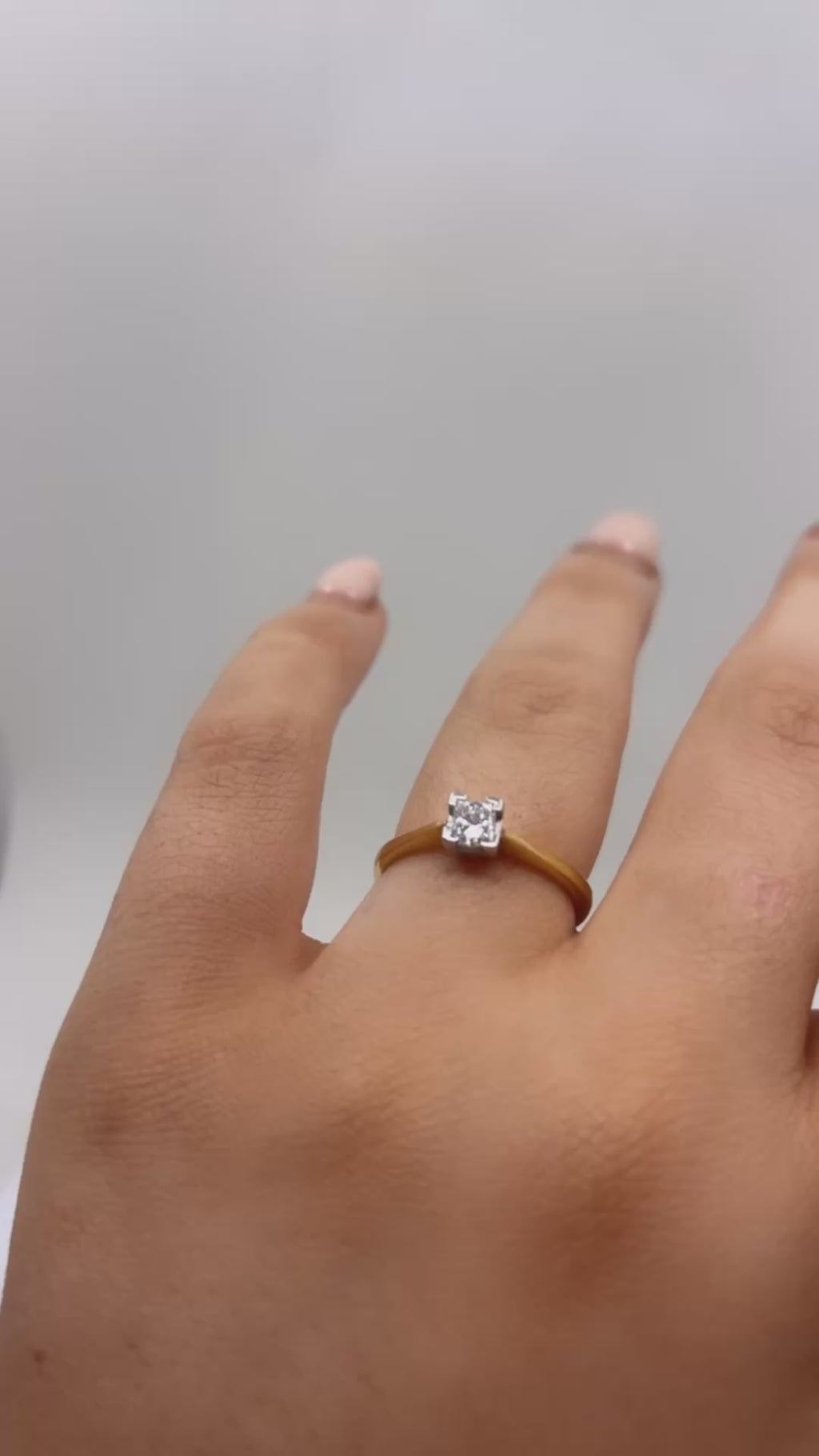 Princess Cut Diamond Ring - 18ct Gold